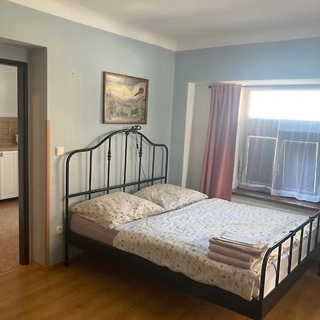 Apartman Centrum Йичин Экстерьер фото
